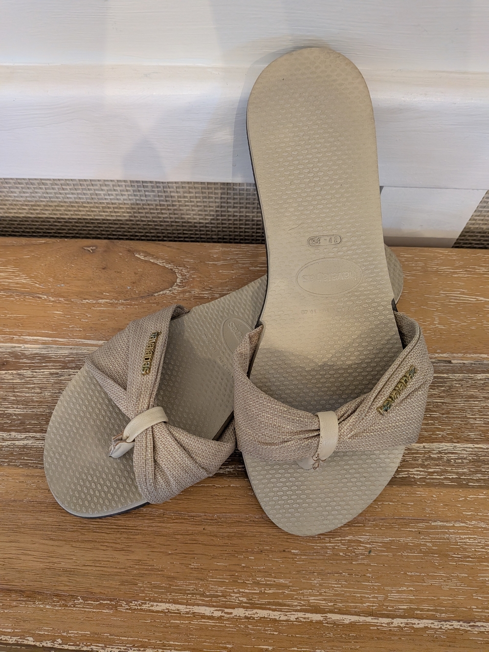 Havaianas Beige Knot-Front Slide Sandals - Women